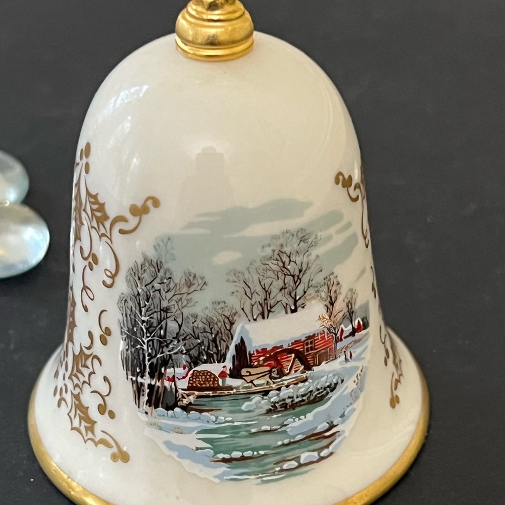 Gorman 1978 Christmas Noel China Bell